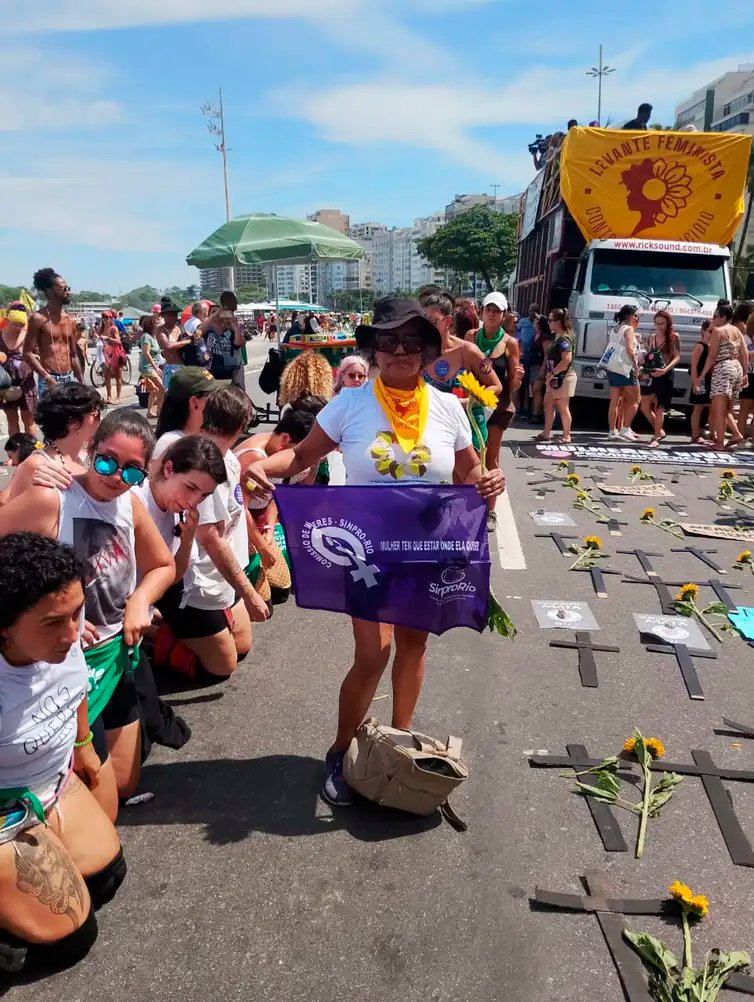Rio de Janeiro (RJ), 07/12/2025 - Deise Coutinho professora aposentada no ato contra feminicídio 071225
Ato para denunciar o feminicídio e todas as formas de violência contra mulheres.
Foto: Cristina Indio do Brasil/Agência Brasil