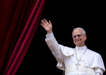 Em 1º sermão de Natal, papa lamenta condições dos palestinos em Gaza