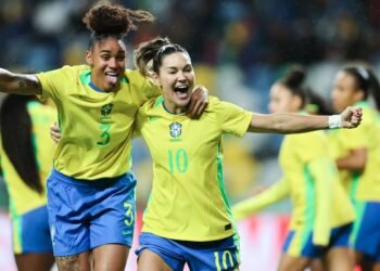 Seleção feminina fecha 2025 com goleada de 5 a 0 sobre Portugal