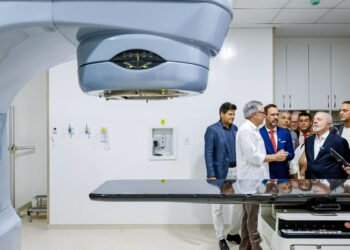 Lula inaugura serviços de radioterapia em cinco cidades do país