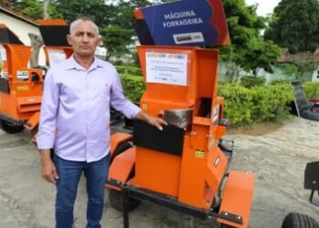 Governo do Estado reforça agricultura familiar com entrega de equipamentos em Vitória da Conquista | SECOM