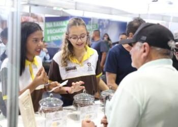 Escolas-fábricas estaduais mostram força na abertura da Fenagro | SECOM