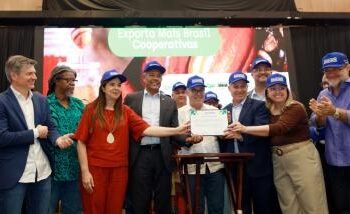 Estado lança cinco editais de apoio aos pequenos produtores da Bahia durante Encontro Nacional de Cooperativas da Agricultura Familiar | SECOM