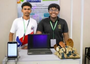 Estudantes do Subúrbio Ferroviário criam sabão sustentável de óleo vegetal | SECOM