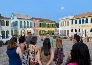 Jornalistas e influenciadores conhecem atrativos de Lençóis, além do ecoturismo | SECOM