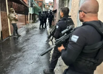 Ação policial desmonta ponto do CV; 2 foram presos na Bahia