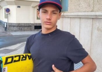 Jovem promessa do stand up paddle surf disputa mundial na Espanha com apoio do Governo do Estado | SECOM