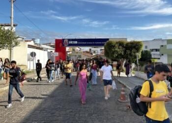 Uesb confirma presença no Sisu 2026 e ofertará mais de mil vagas | SECOM