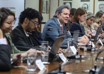 Vale a pena esperar “pouco tempo” por acordo Mercosul–UE, diz Haddad