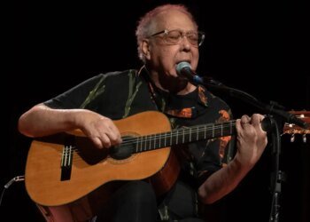 TV Brasil reexibe show no Cena Musical em homenagem a Jards Macalé