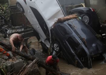 Encontrado corpo de idoso desaparecido em enxurrada em Petrópolis