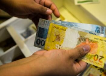 Prazo para sacar abono salarial acaba nesta segunda-feira