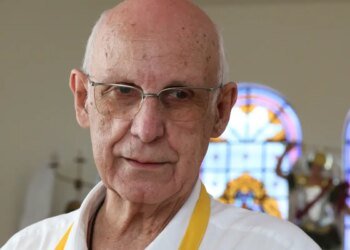 Igreja manda padre Júlio Lancellotti abandonar transmissão de missas