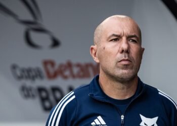 Cruzeiro anuncia saída de Leonardo Jardim após revés na Copa do Brasil