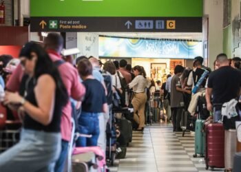 Ventos fortes afetam pelo menos 110 voos em Congonhas nesta quinta