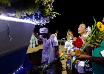 Umbanda faz culto à Iemanjá na véspera do réveillon no Rio
