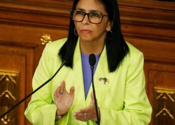 Delcy Rodríguez apresenta proposta de anistia geral na Venezuela