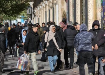 Trump anuncia tarifas de 25% a países que negociarem com Irã