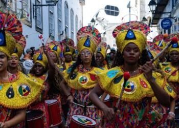 Diversidade musical e famílias nas ruas marcam o primeiro domingo do ano no Pelô | SECOM