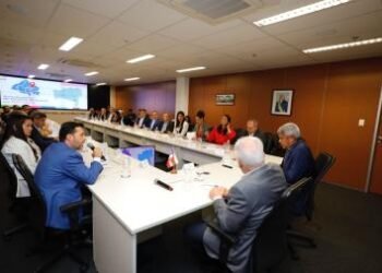 Governador se reúne com prefeito de Itarantim e destaca investimentos de R$ 36 milhões no município | SECOM
