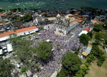 Governador celebra a fé e tradição baiana na chegada à Basílica do Senhor do Bonfim | SECOM