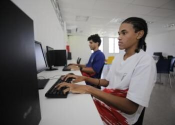Com prioridade para alunos PcD, Bahia inicia matrículas da rede estadual nesta segunda (12) | SECOM