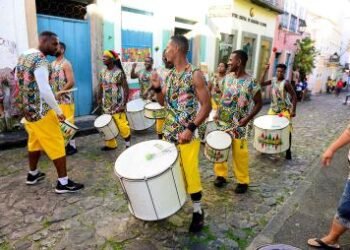 Muzenza, Olodum, Didá, Ganhadeiras, Cortejo Afro levam música e axé para baianos e turistas | SECOM