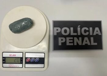 Mulher é detida ao tentar entrar com drogas escondidas em presídio baiano