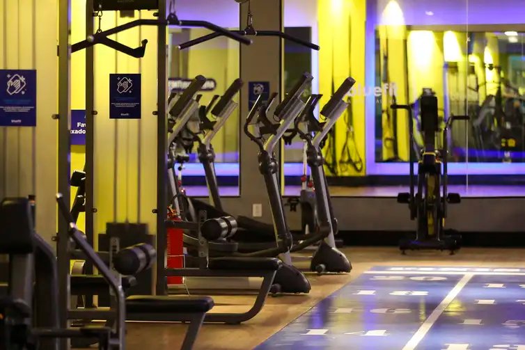 Academia, exercício físico