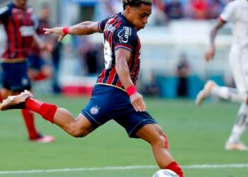 Vitória e Bahia: clássico do futebol baiano na TV Brasil neste domingo