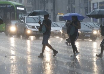 Chuvas fortes causam novas enchentes na Grande São Paulo
