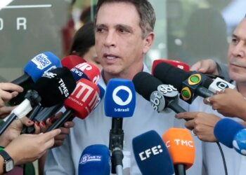 Médico de Bolsonaro confirma traumatismo craniano leve