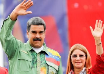 China pede aos EUA a libertação imediata de Maduro e sua esposa