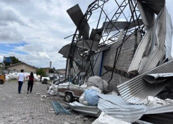 Cidade do Paraná é atingida por ventos fortes de até 180 km/h
