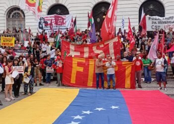 No Rio, Cinelândia tem protesto contra sequestro de Nicolás Maduro