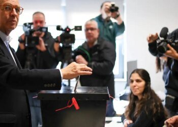 Lula parabeniza vitória de Antônio Seguro em Portugal