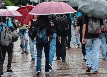 Chuvas intensas atingem país; Inmet emite alerta para tempestade no RS