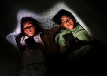 Estudo mostra impacto de vídeos curtos no desenvolvimento infantil