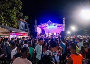 Foliões curtem penúltimo dia do carnaval nos distritos – Prefeitura Municipal de Candeias.