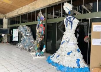 Exposição “Zonas Úmidas” chama atenção para a poluição dos ecossistemas aquáticos | SECOM