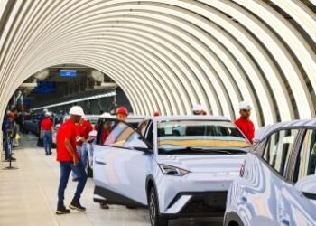 Obras de ampliação na unidade fabril da BYD vai elevar índice de nacionalização dos carros | SECOM