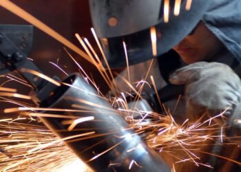 CNI: faturamento da indústria fica estagnado em 2025