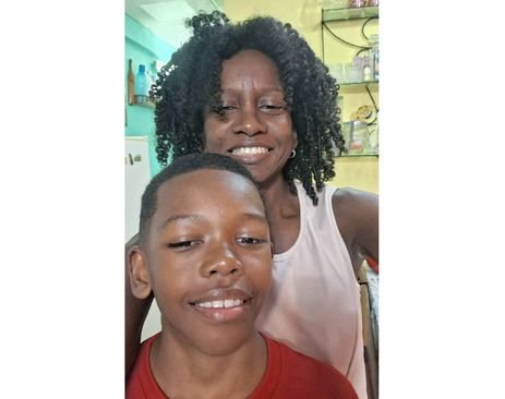 26/02/2026 - Personagens Cubanos - Arquiteta cubana Ivón Rivas Martinez, de 40 anos, mãe do Robin, de 9 anos. Foto: Arquivo Pessoal/Divulgação