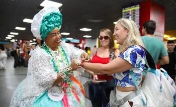 Estimativa da Setur-BA é de que 3,7 milhões de visitantes circulem pela Bahia no Carnaval | SECOM
