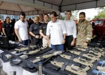 Governo do Estado reforça segurança pública com entrega de fuzis e novas viaturas | SECOM