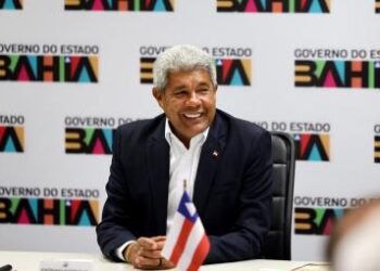 Jerônimo Rodrigues embarca em missão internacional na Ásia e cumpre agenda estratégica para ampliar a produção de medicamentos na Bahia | SECOM