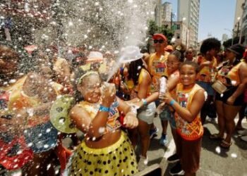 Ouro Negro: Vamos Nessa Kids leva alegria para as famílias no circuito Osmar | SECOM