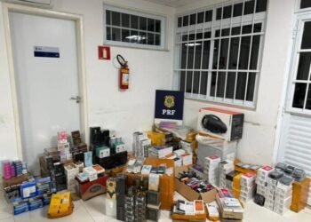 PRF apreende quase 300 smartphones, eletrônicos e perfumes importados na Bahia