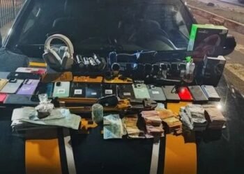 PRF desarticula quadrilha e recupera eletrônicos, ferramentas e R$ 11,8 mil