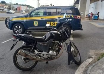 PRF recupera 2 motocicletas roubadas na Bahia
